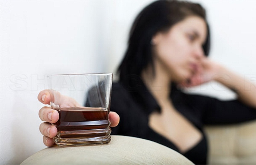Женский алкоголизм: симптомы и лечение